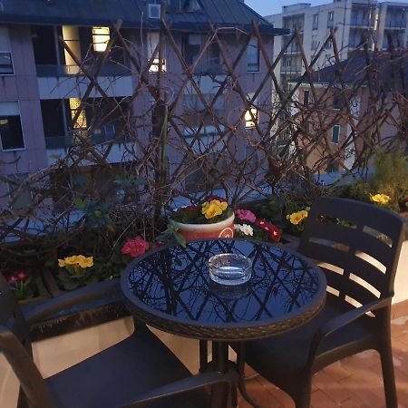ميلان The Boheme Vintage Junior Suite ---- Cozy & Quiet & Comfortable With Private Bathroom & Fully Equipped Kitchenette & Cozy Balcony - Lift To 4Th Floor - Metro' Verde -Green Subway Porta Genova المظهر الخارجي الصورة