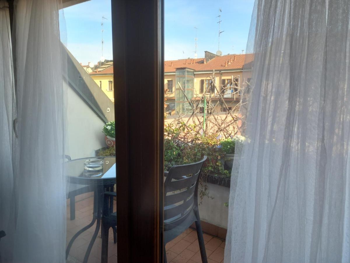 ميلان The Boheme Vintage Junior Suite ---- Cozy & Quiet & Comfortable With Private Bathroom & Fully Equipped Kitchenette & Cozy Balcony - Lift To 4Th Floor - Metro' Verde -Green Subway Porta Genova المظهر الخارجي الصورة
