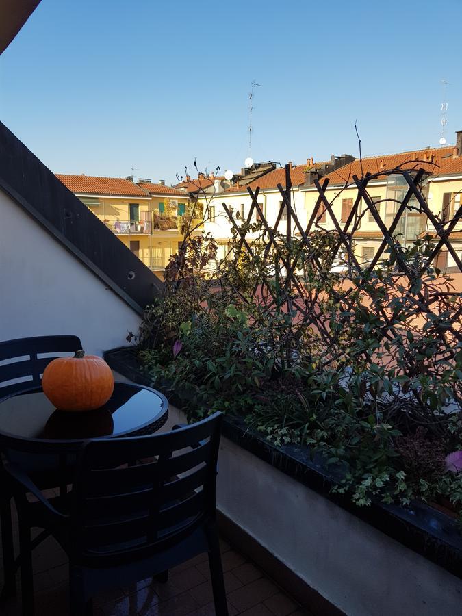 ميلان The Boheme Vintage Junior Suite ---- Cozy & Quiet & Comfortable With Private Bathroom & Fully Equipped Kitchenette & Cozy Balcony - Lift To 4Th Floor - Metro' Verde -Green Subway Porta Genova المظهر الخارجي الصورة